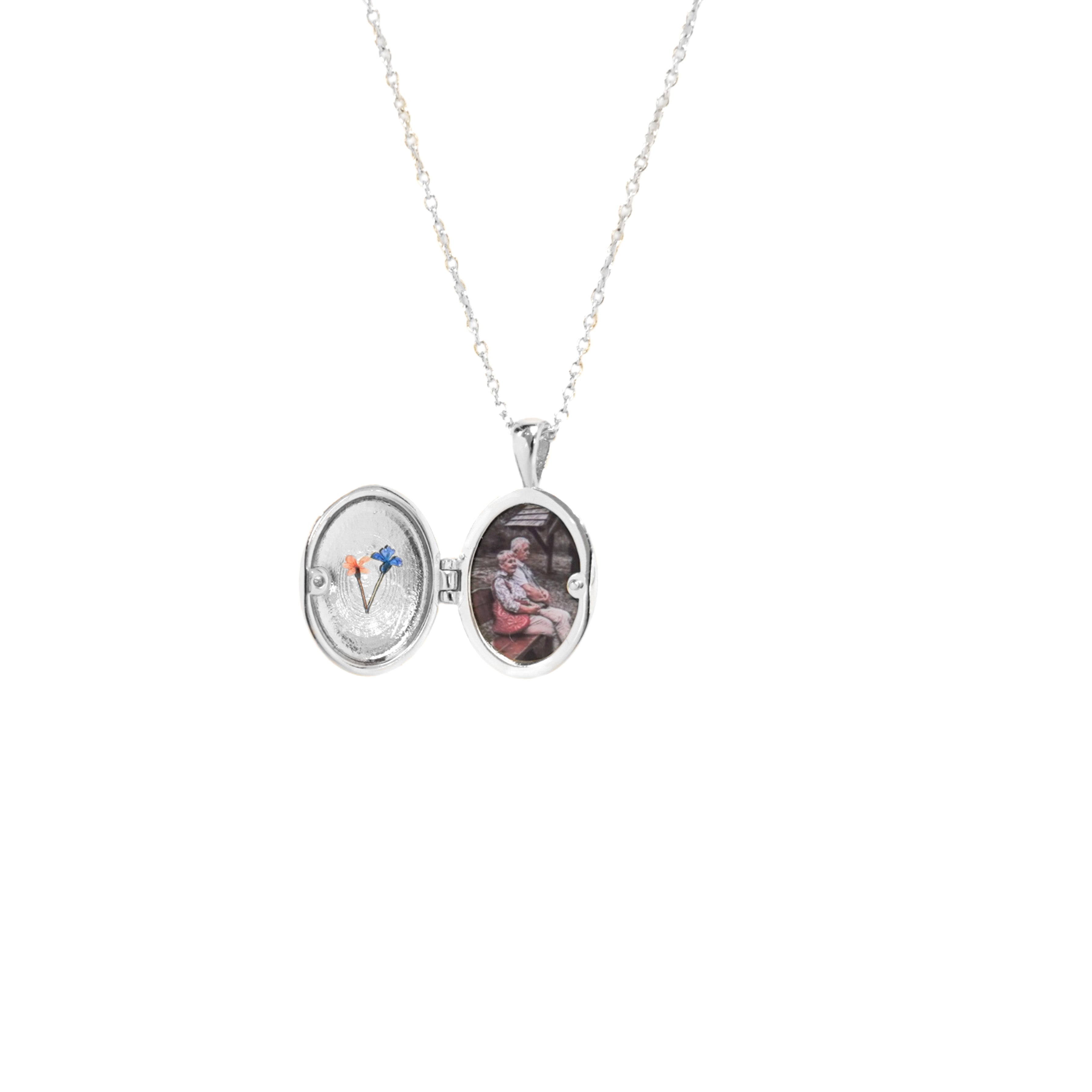 Locket Color:White Gold;Background Color:Clear;Amount of months to represent:2;Month:*