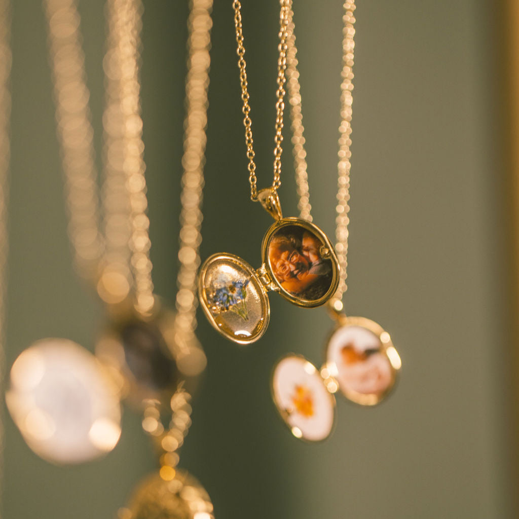 Pressed Floral Locket with Pressed Flowers