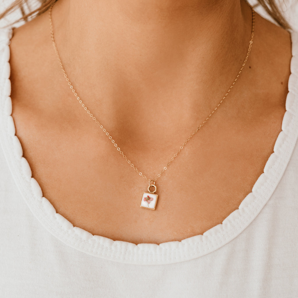 Mini square necklace - white